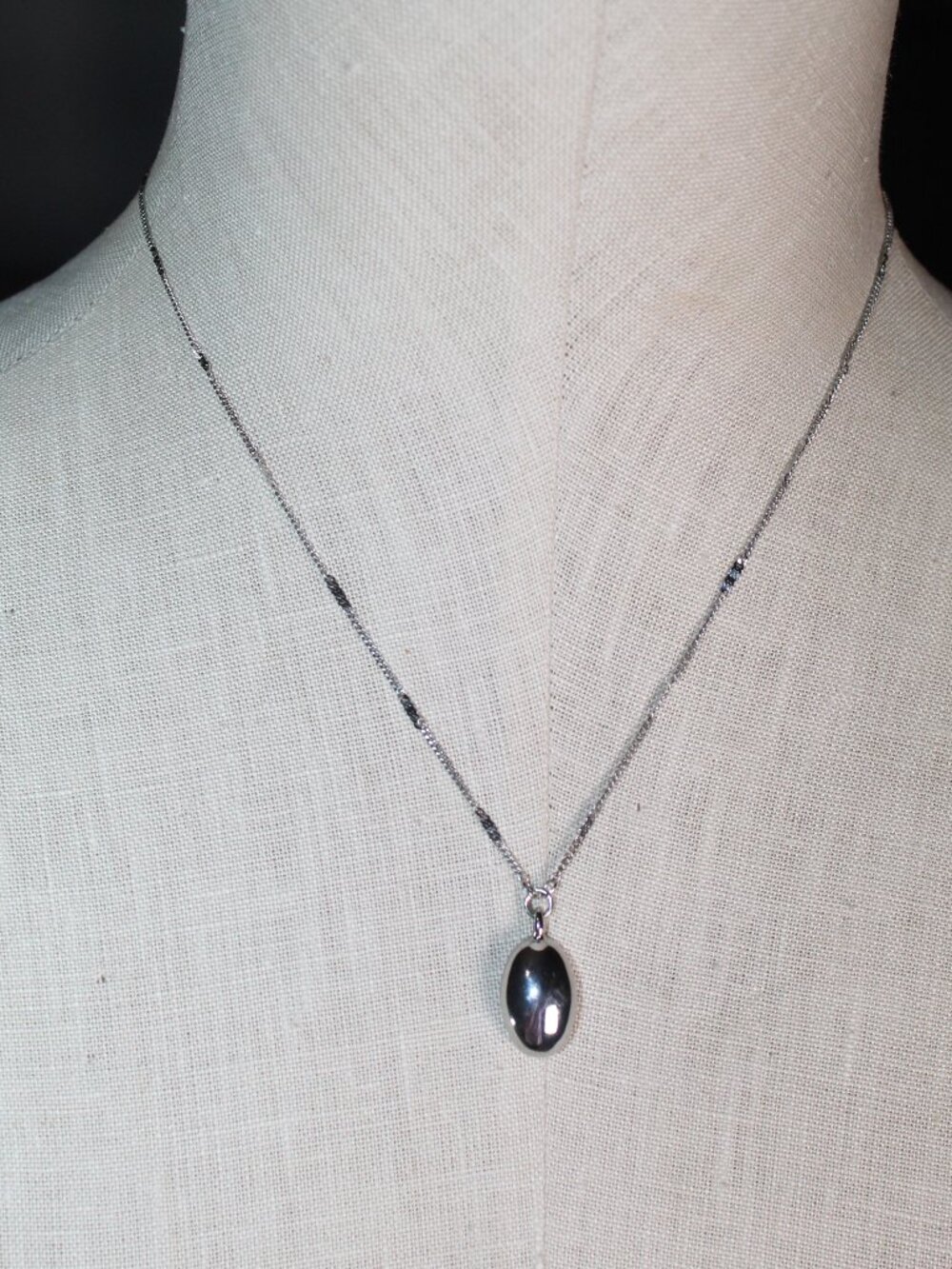 Simple 20" Silver-tone Chain with Oval Drop Pendant